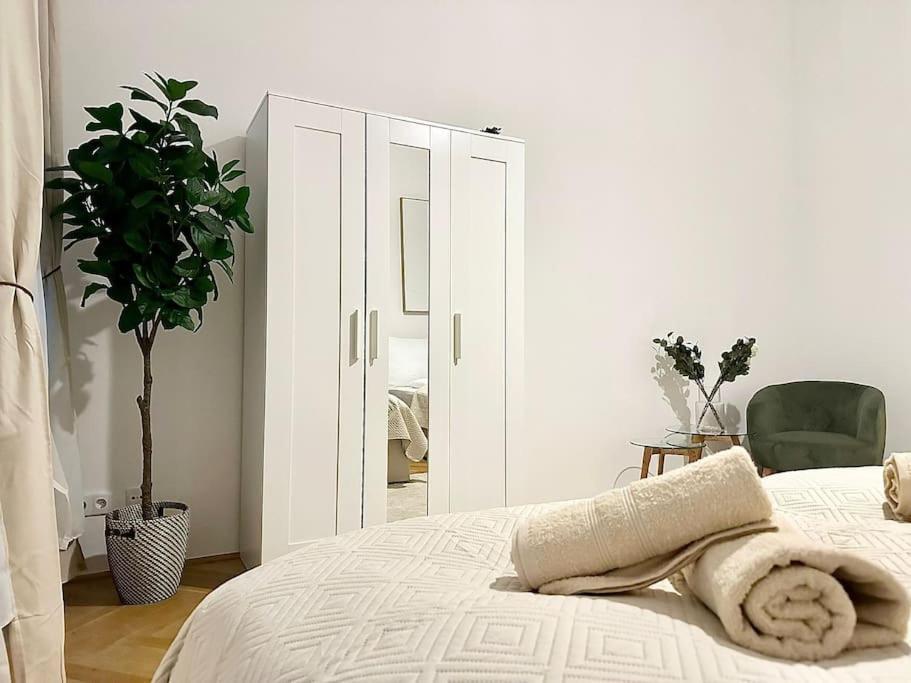 Close To Metro, 10 Minutes To Mariahilferstrasse Appartamento